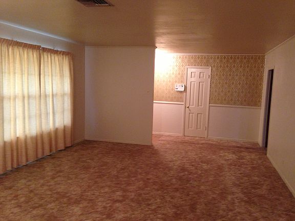 Entrance to living/formal dining room