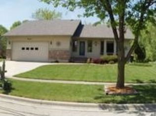 1619 John St, Sycamore, IL 60178