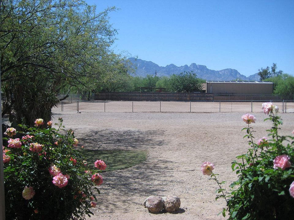 Beautiful acre w/mnt views!