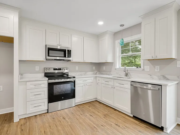 108 N 3rd Ave — Photo 9