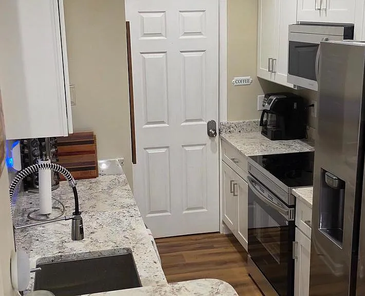 400 Cascade Ln #405 — Photo 11