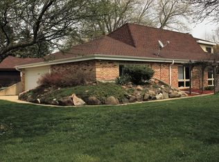 5574 Woodland Dr, Waunakee, WI 53597