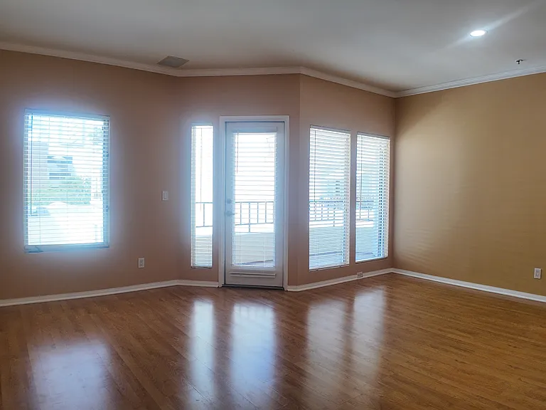 655 Columbia St #313 — Photo 4