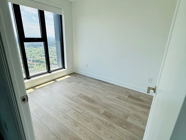 20 Soudan Ave #3804 — Photo 16