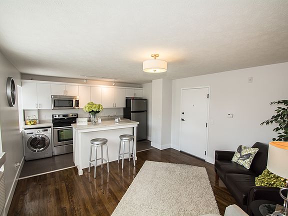 5th image of 846 Park Ave APT 101