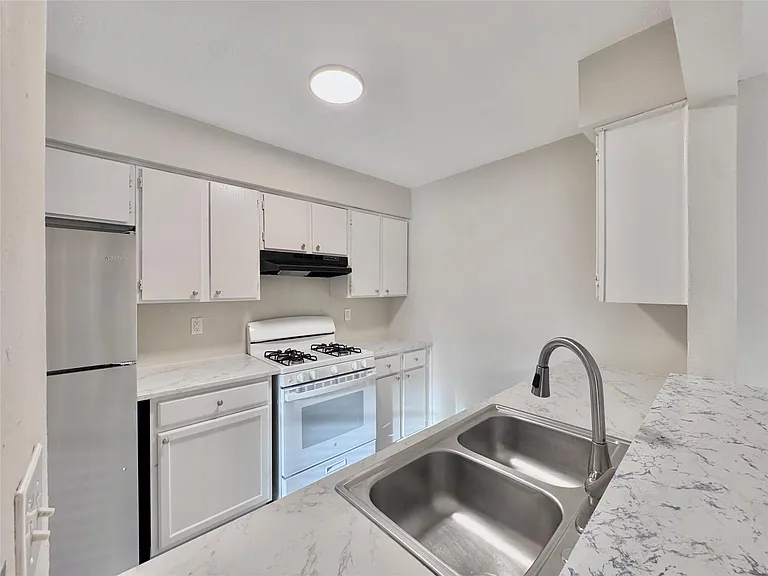 2110 Blue Meadow Dr #A — Photo 5