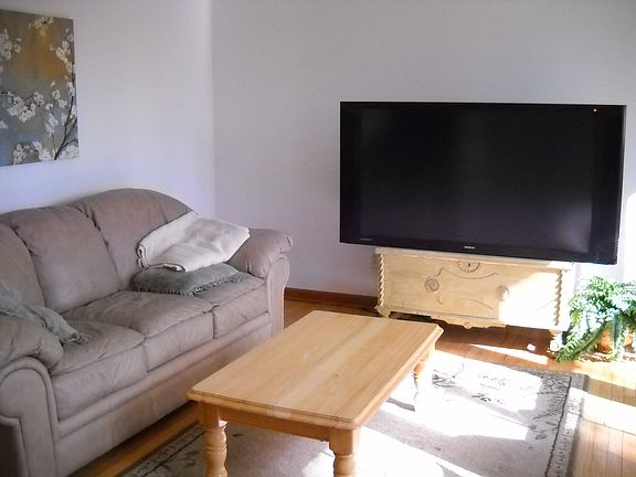 3rd image of 107 Cedar Ln
