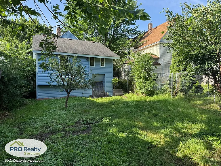 1015 Charles Ave — Photo 15
