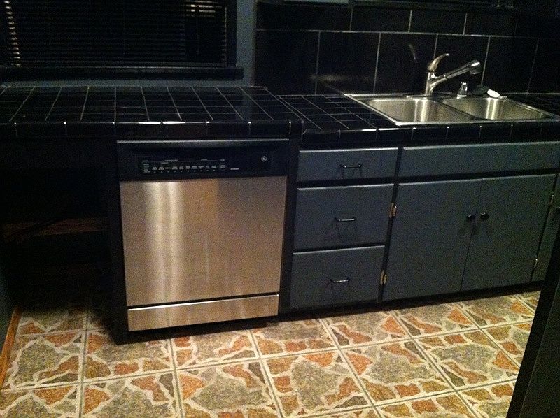 Kitchen - Black Tile / Stainless