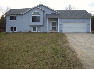 1885 Draper Dr, Stanton, MI 48888