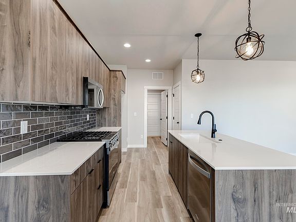 6th image of this home