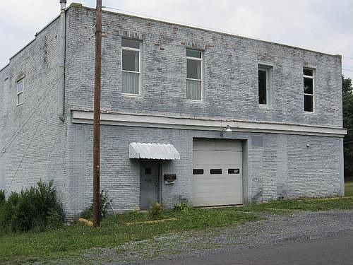 2nd image of 589 N Augusta Ave