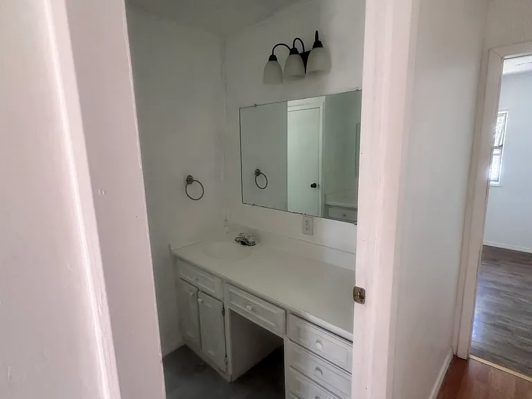 222 Airport Dr #5 — Photo 6
