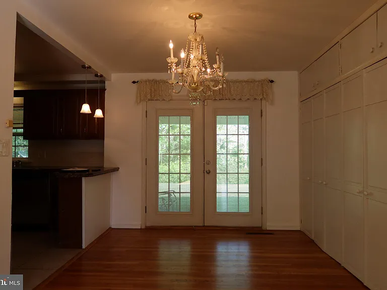 109 Deep Dale Dr — Photo 5