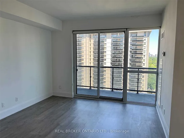 101 Erskine Ave #1801 — Photo 5