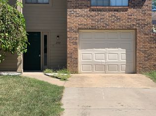 206 NW Market Pl APT B, Lees Summit, MO 64063