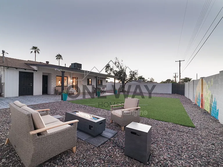 8702 E Sheridan St — Photo 13