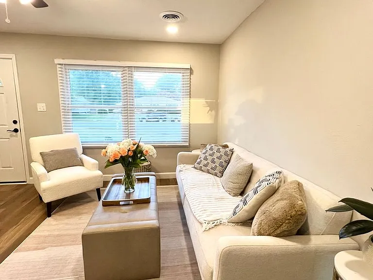 908 Serf Ct — Photo 9