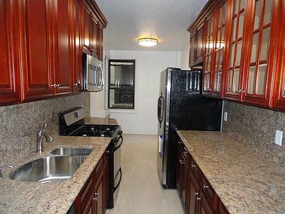 3rd image of 3505 72nd St Ste 001