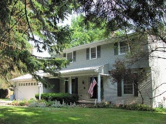 2nd image of 339 Center Rd
