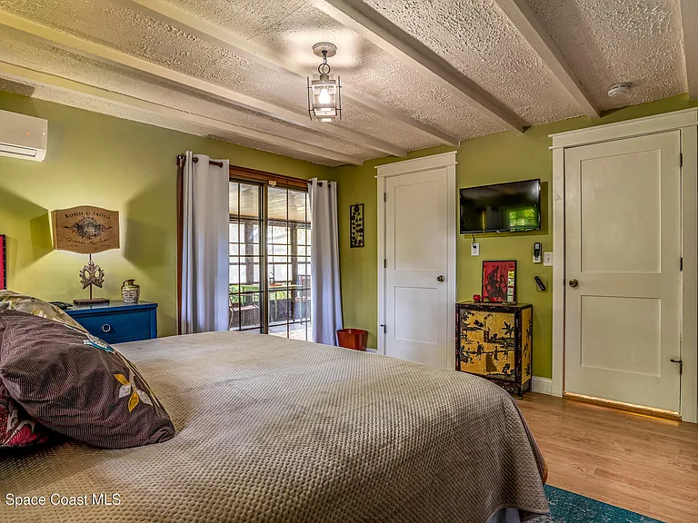 1211 Houston St — Photo 14