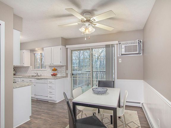 3rd image of 210 York View Pl NW #15