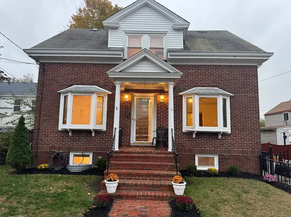 5 Everett St, Dorchester, MA 02122