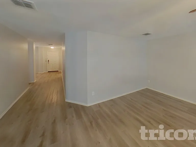 2749 Ingram Cir — Photo 2