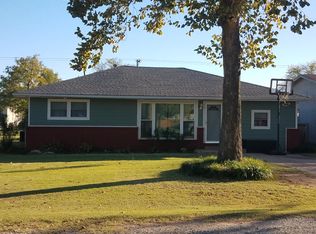 525 E Ash St, Pond Creek, OK 73766