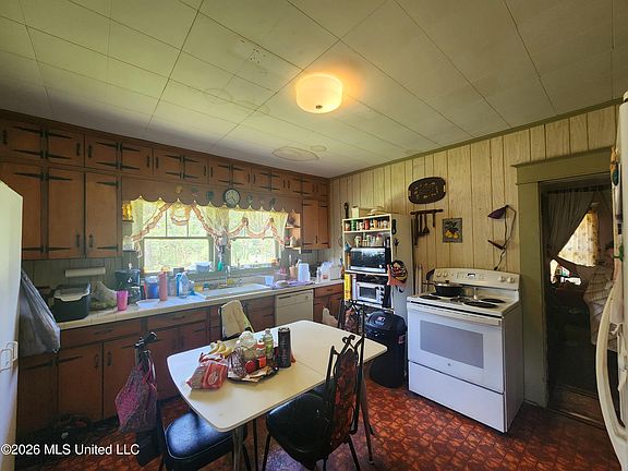 5th image of 604 County Road 363
