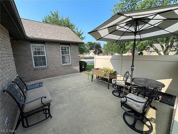 3rd image of 1430 Tewksbury Cir
