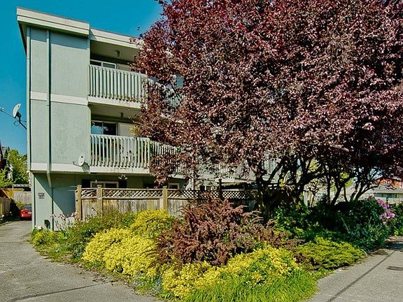 Welcome to the Magnolia View Crest condominium... conveniently l
