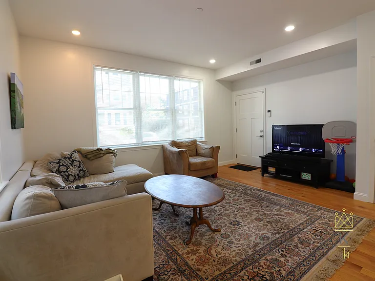 81 Ballou Ave #1 — Photo 4