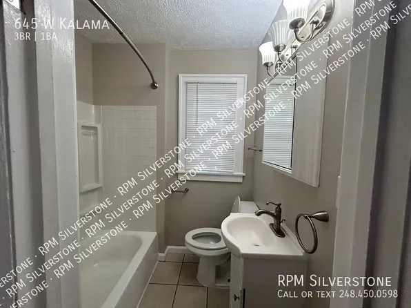 645 W Kalama Ave, Madison Heights, MI 48071