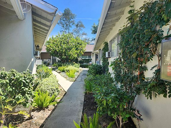 2nd image of 1801-1807 Cristine Pl #9