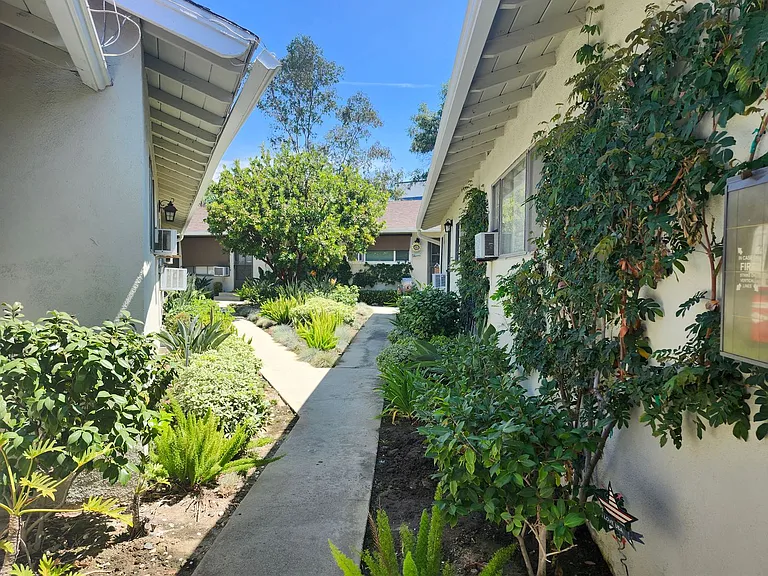 1801-1807 Cristine Pl — Photo 2