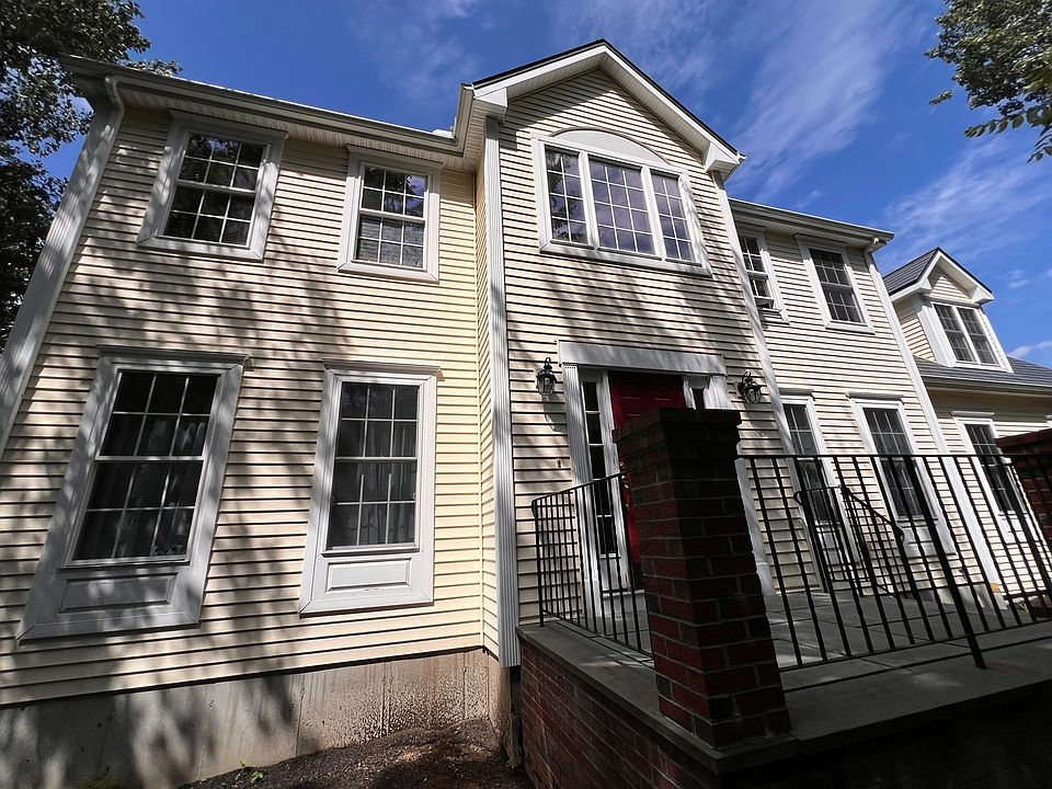 1st image of 115 Cathedral Dr