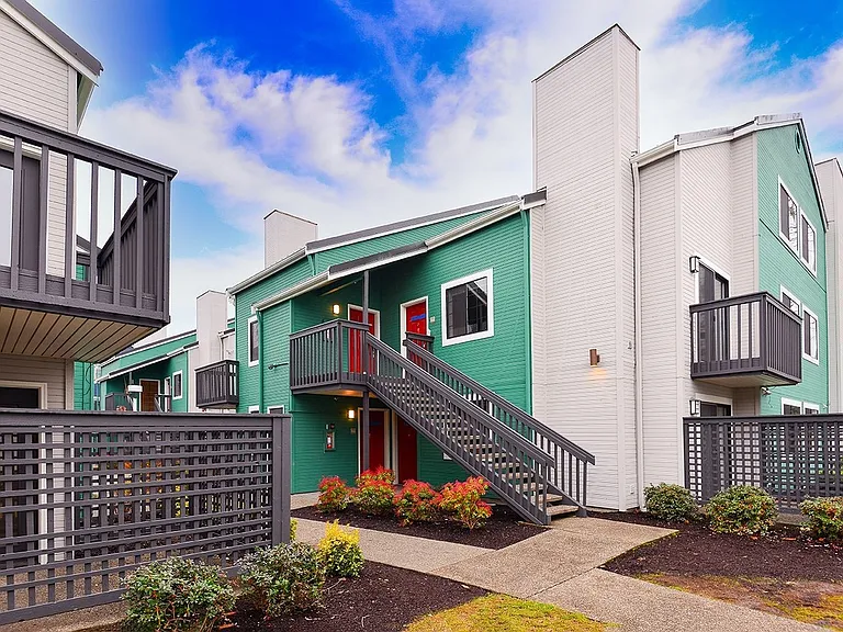 Astral Apartments — Photo 19