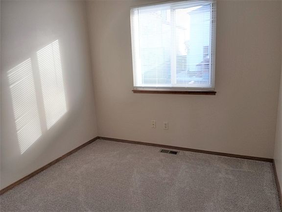 4th image of 5865 Dutchess Dr