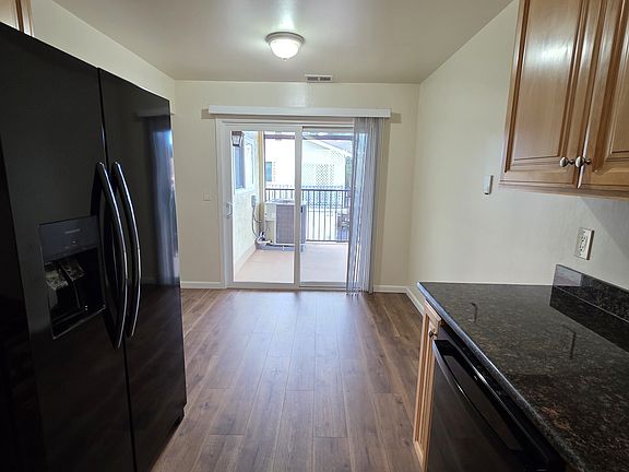 3rd image of 3955 Starview Dr #4