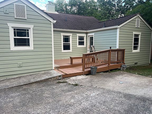 4th image of 113 Ayers Ave