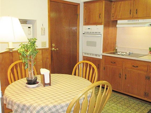 3rd image of 1 Hemlock Ct