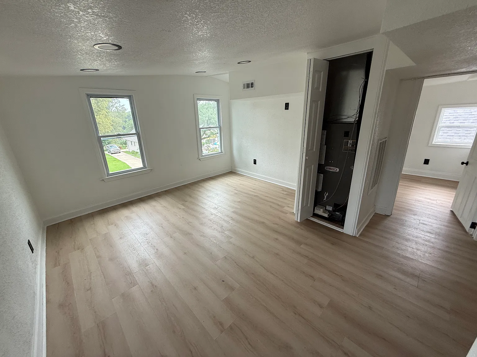 1 bed, 748 sqft, $900 — Photo 2