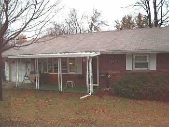 1st image of 2913 E Dorothy Ln
