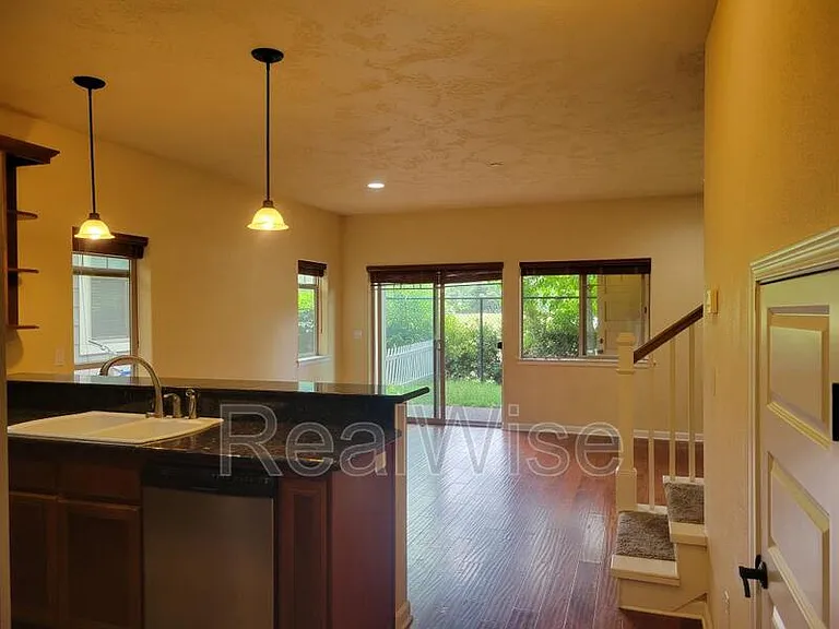 1789 SE Hill Park Pl — Photo 4