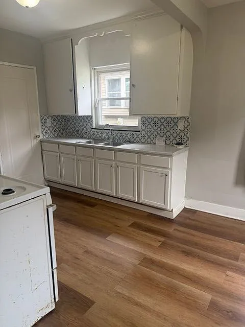 2 bed, 1.0 bath, 775 sqft, $900 — Photo 3
