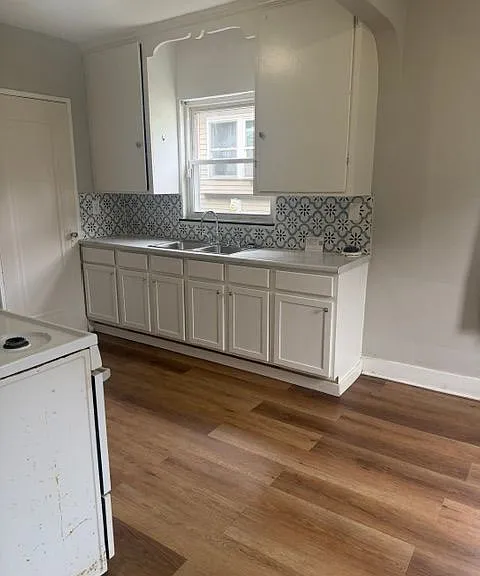 2719 N Peoria Ave — Photo 3