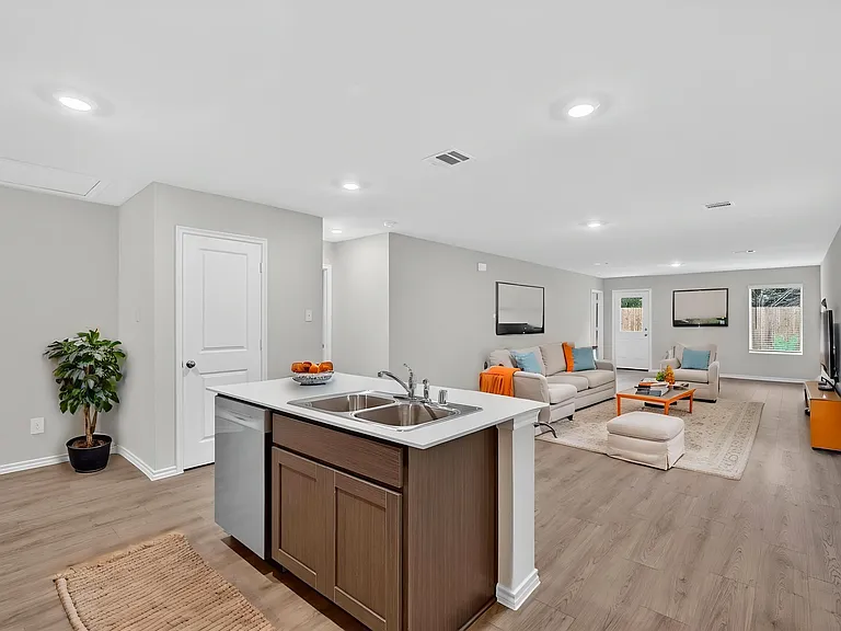 1413 Brook Ln — Photo 5