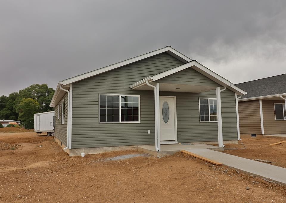 1st image of 1128 E Adams St Lot 12