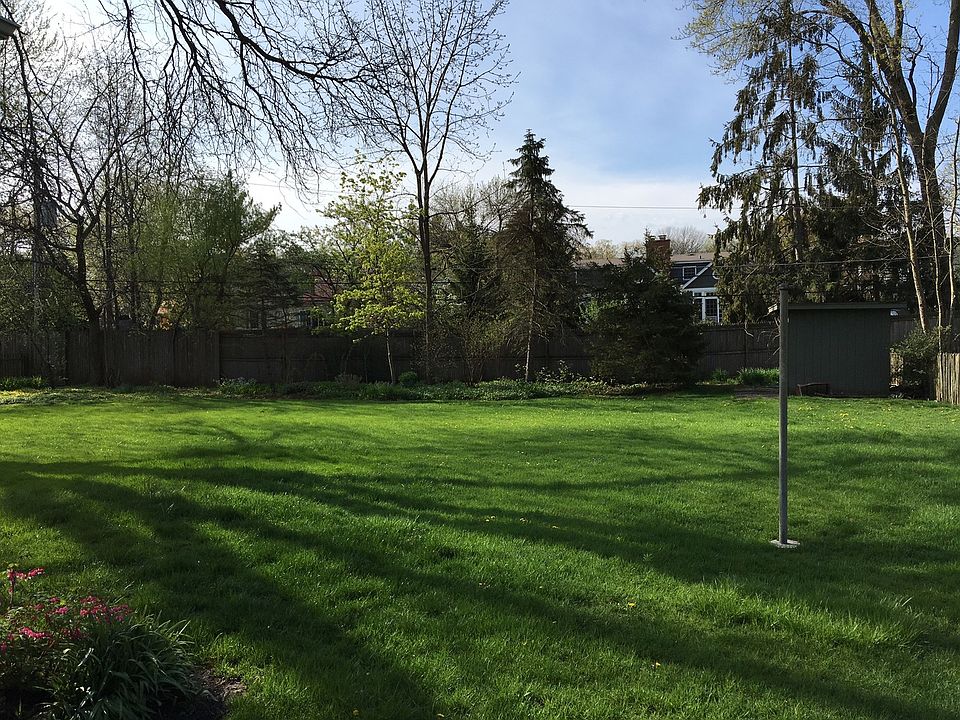 2nd image of 765 Longwood Dr
